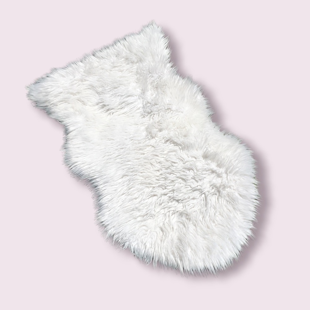 Faux Fur Sheep Skin Rug - Picture 2 of 4